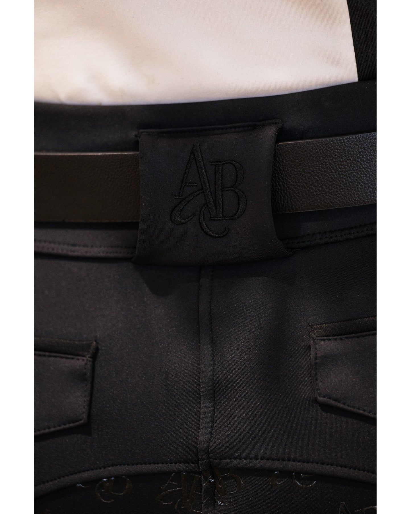 VALENTINA BREECHES
