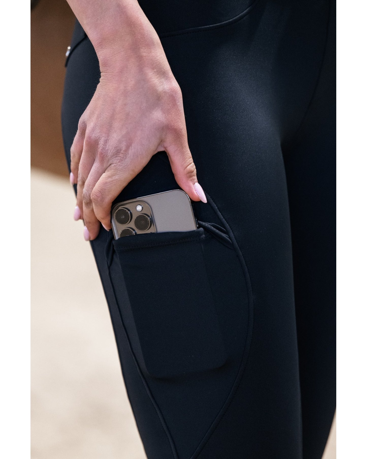 VALENTINA BREECHES