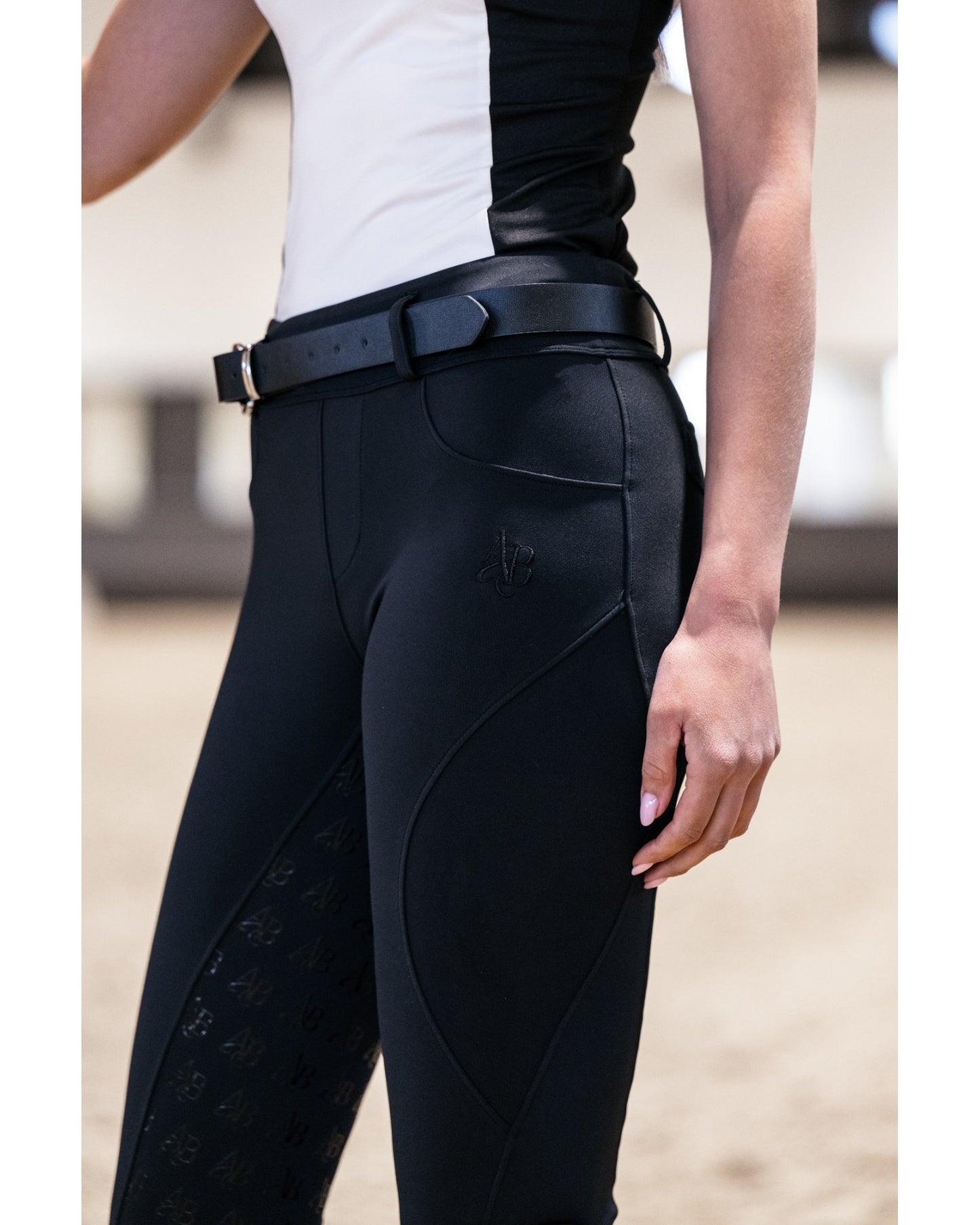 VALENTINA BREECHES