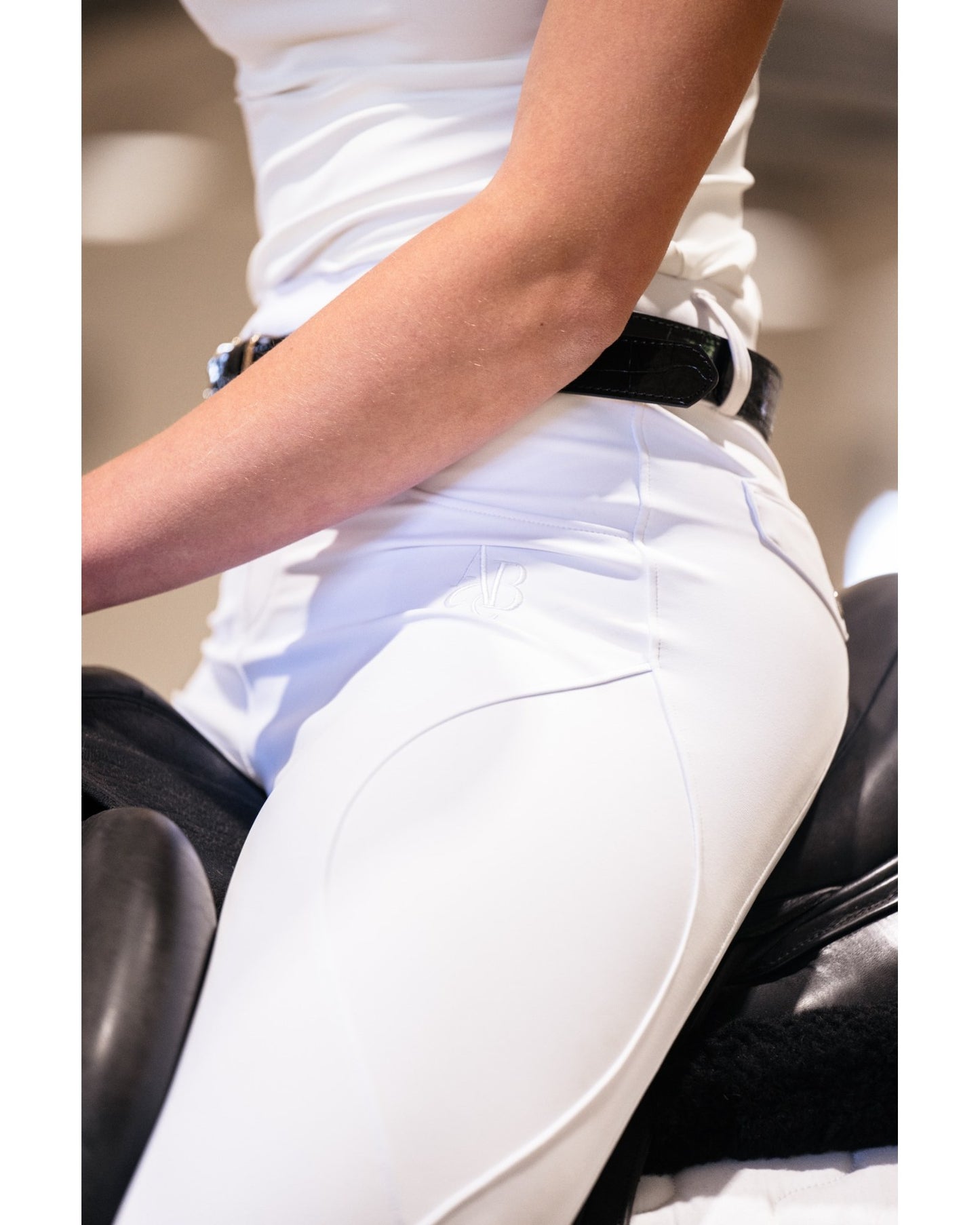 VALENTINA BREECHES